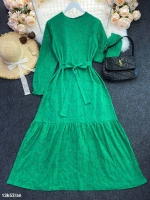 Платье Size Plus перфорация длинное с подкладкой зеленое K53