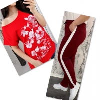 Костюм красная футболка SIZE Plus женский образ и цветы с брюками бордо 01IN