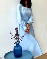 Платье миди с поясом голубое O114