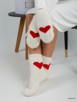 Подарочный набор варежки+носки собачья шерсть с сердечком