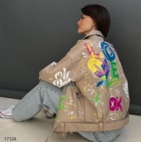 Куртка под кожу в стиле POP ART бежевая ZI T124